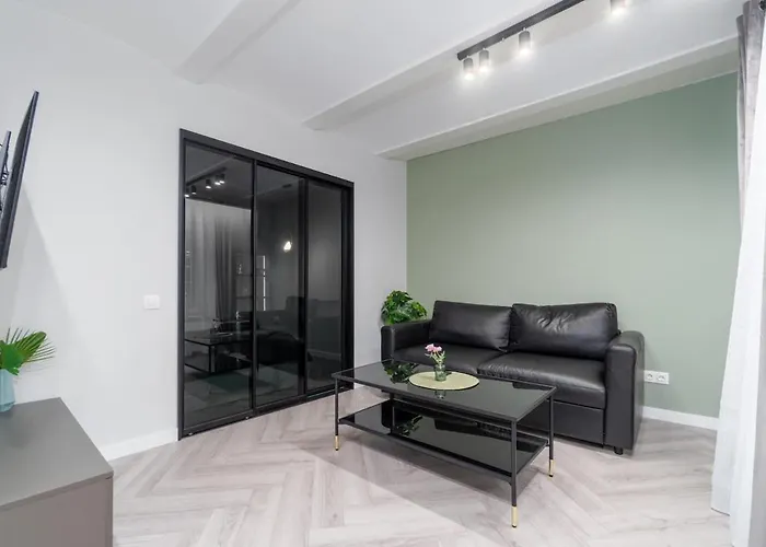 Old Town Jacuzzi Апартаменти