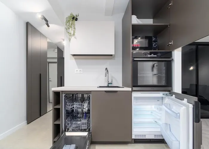 Old Town Jacuzzi Апартаменти *