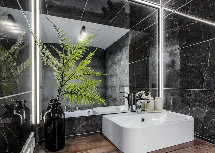 Old Town Jacuzzi Apartment